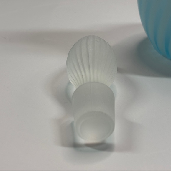 Rare Fenton Rib Optic Blue Satin Cruet c.1950 - Picture 7 of 16